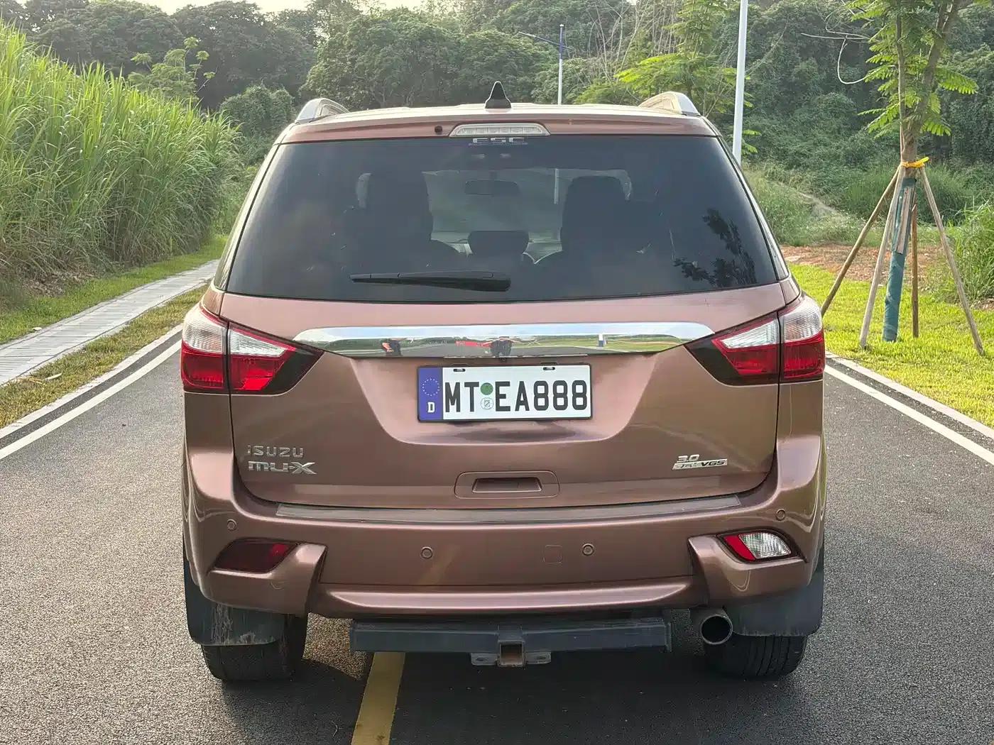 mu-X 2015 3.0T 4WD Automatic Premium 7-Seater — миниатюра 9