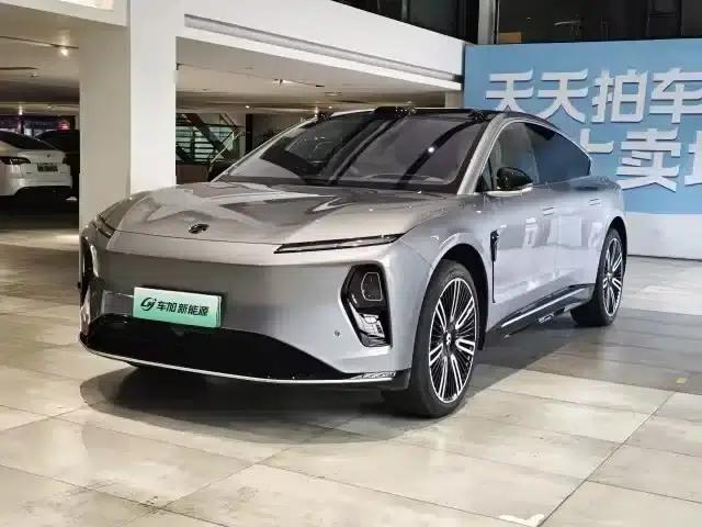 NIO ET9 2025 102kWh Signature Edition — миниатюра 1