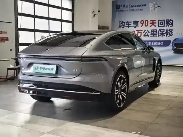 NIO ET9 2025 102kWh Signature Edition — миниатюра 9