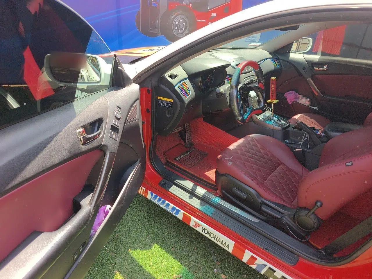 Hyundai Genesis Coupe 2009 2.0T Automatic Luxury Edition — миниатюра 17