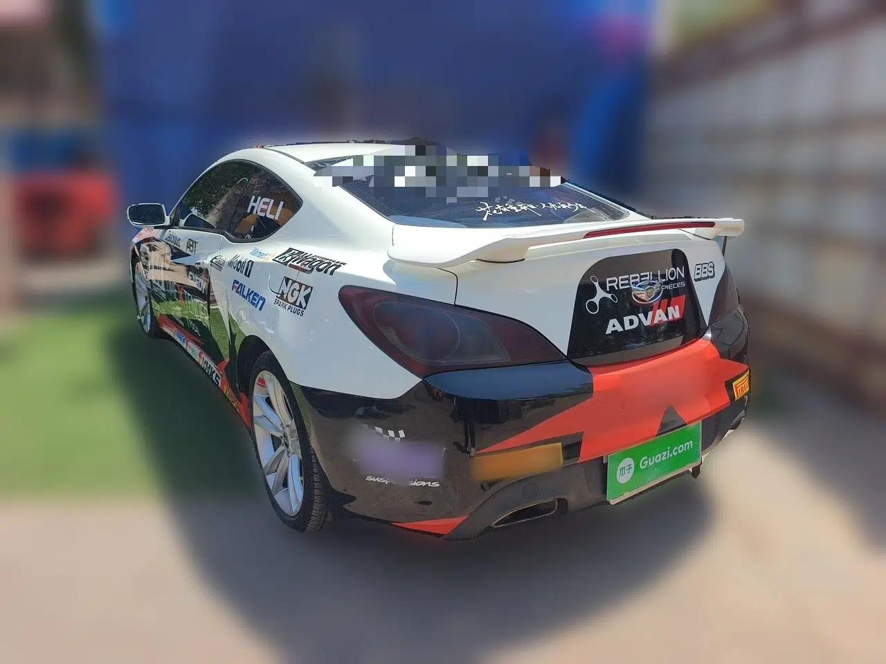 Hyundai Genesis Coupe 2009 2.0T Automatic Luxury Edition — миниатюра 4