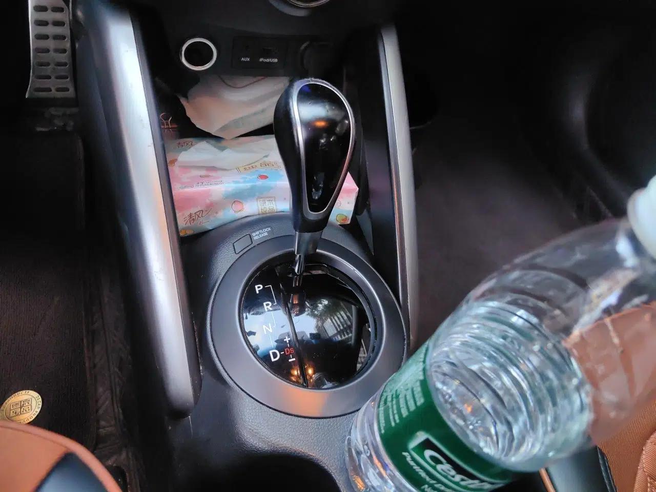 Hyundai Veloster 2012 1.6T Automatic Luxury Edition — миниатюра 15