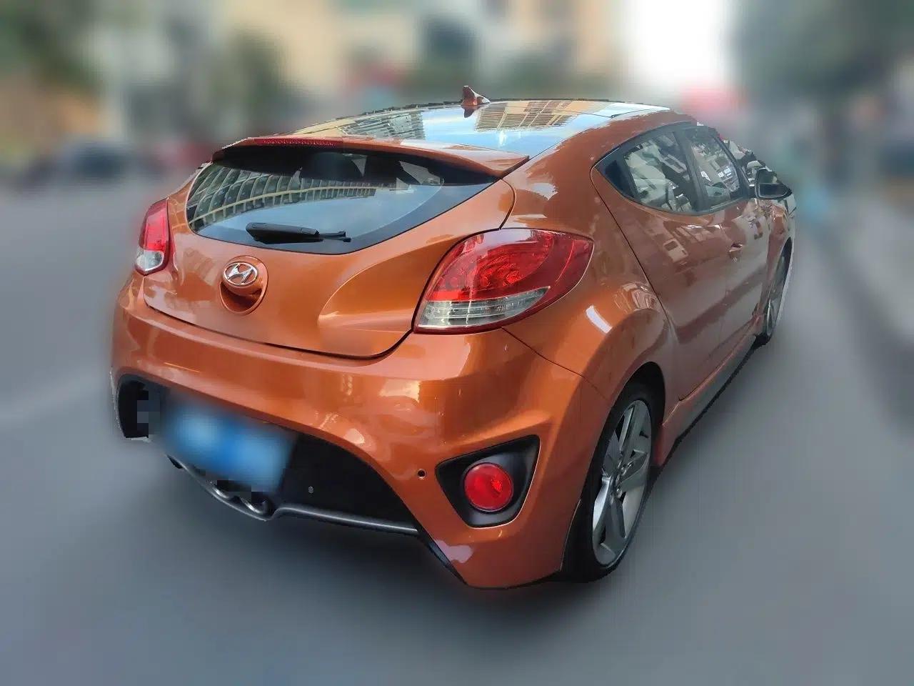 Hyundai Veloster 2012 1.6T Automatic Luxury Edition — миниатюра 6