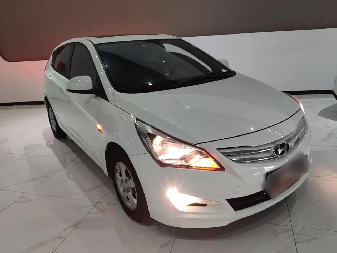 Hyundai Verna Ray 2014 1.4L Automatic GLX — миниатюра 3