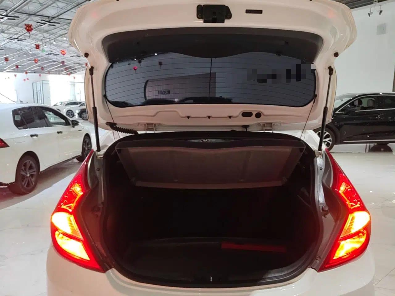 Hyundai Verna Ray 2014 1.4L Automatic GLX — миниатюра 22