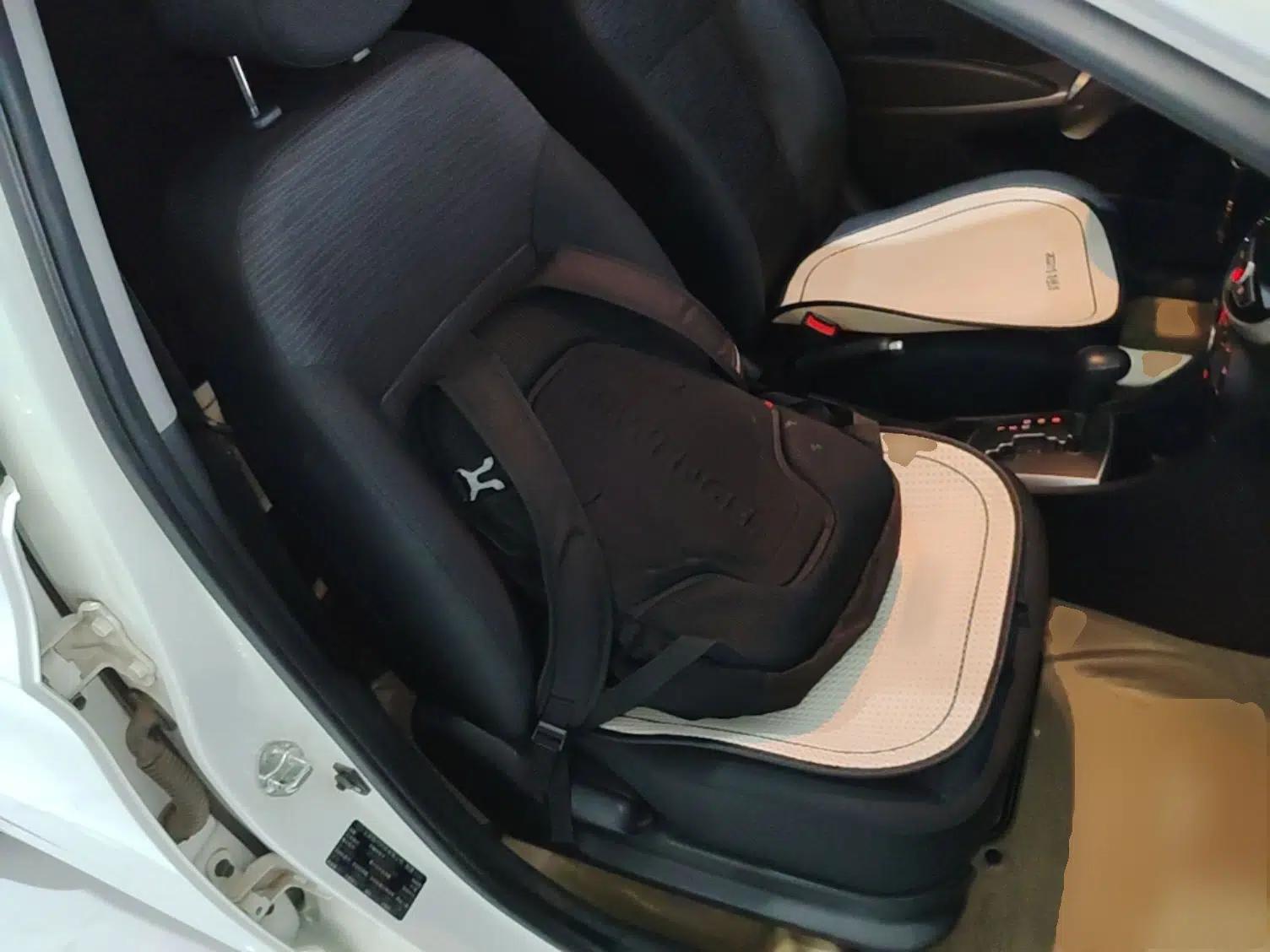 Hyundai Verna Ray 2014 1.4L Automatic GLX — миниатюра 23