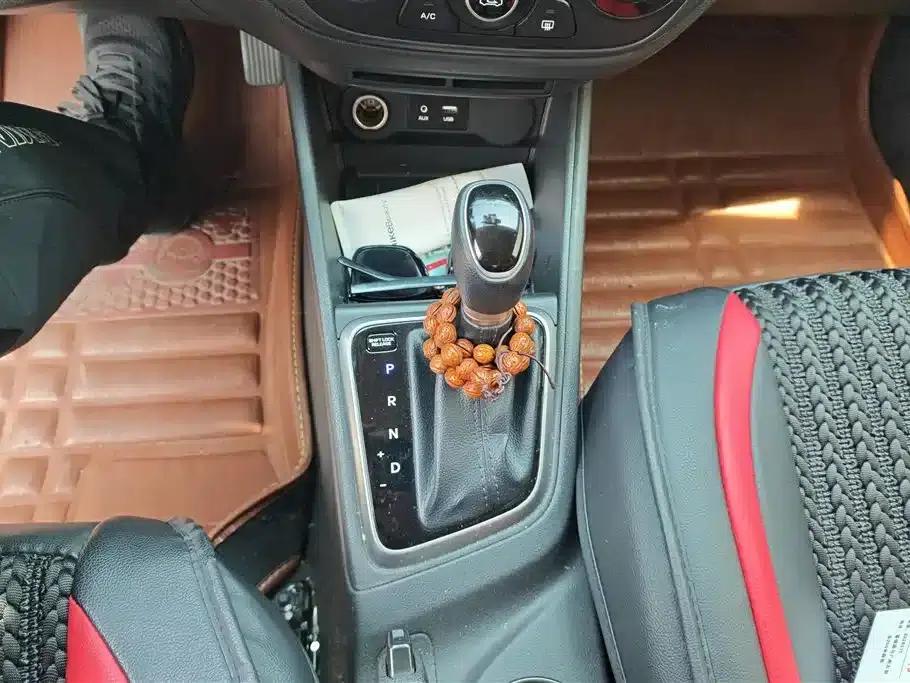 2016 Hyundai Verna 1.4L Automatic GLS (Cool Edition) — миниатюра 16