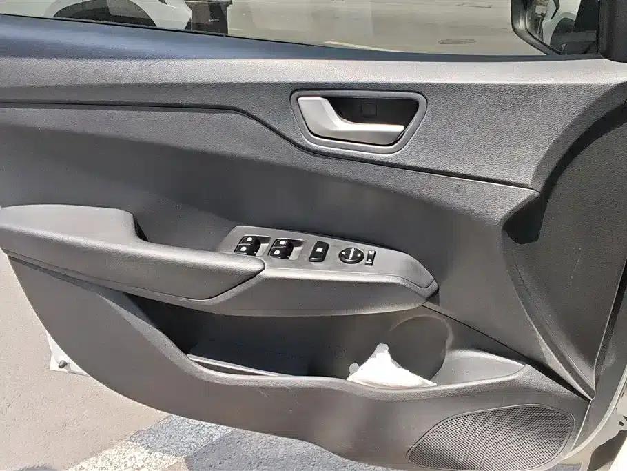 2016 Hyundai Verna 1.4L Automatic GLS (Cool Edition) — миниатюра 7