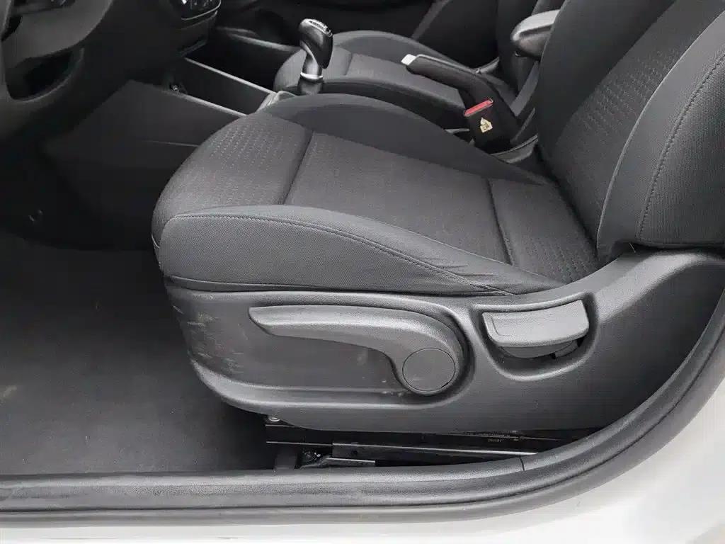 2020 Hyundai Verna 1.4L Manual GLS Cool Edition — миниатюра 20