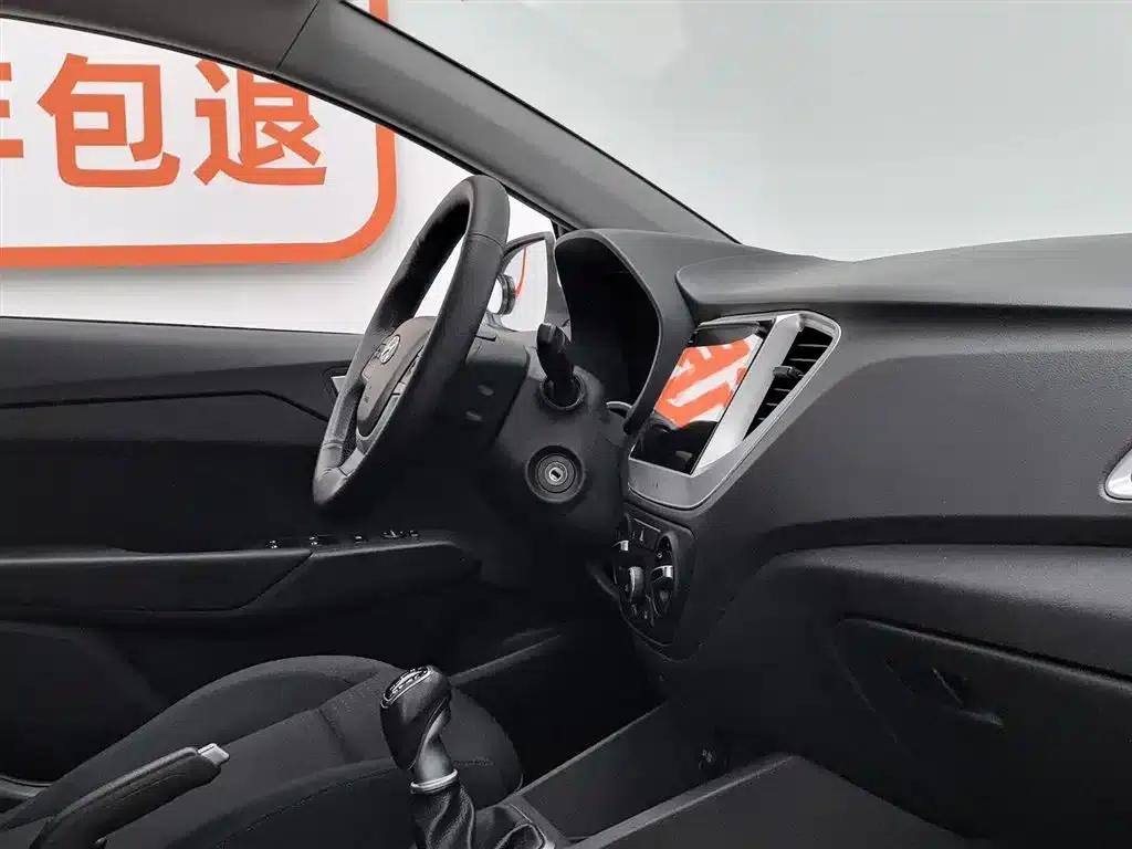 2020 Hyundai Verna 1.4L Manual GLS Cool Edition — миниатюра 22