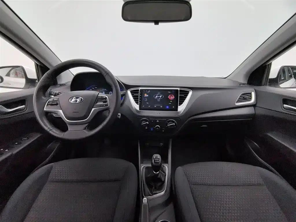 2020 Hyundai Verna 1.4L Manual GLS Cool Edition — миниатюра 5