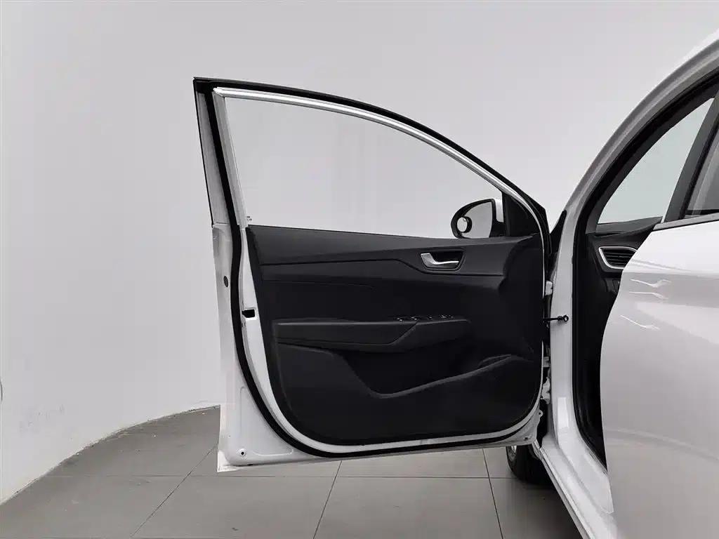 2020 Hyundai Verna 1.4L Manual GLS Cool Edition — миниатюра 8