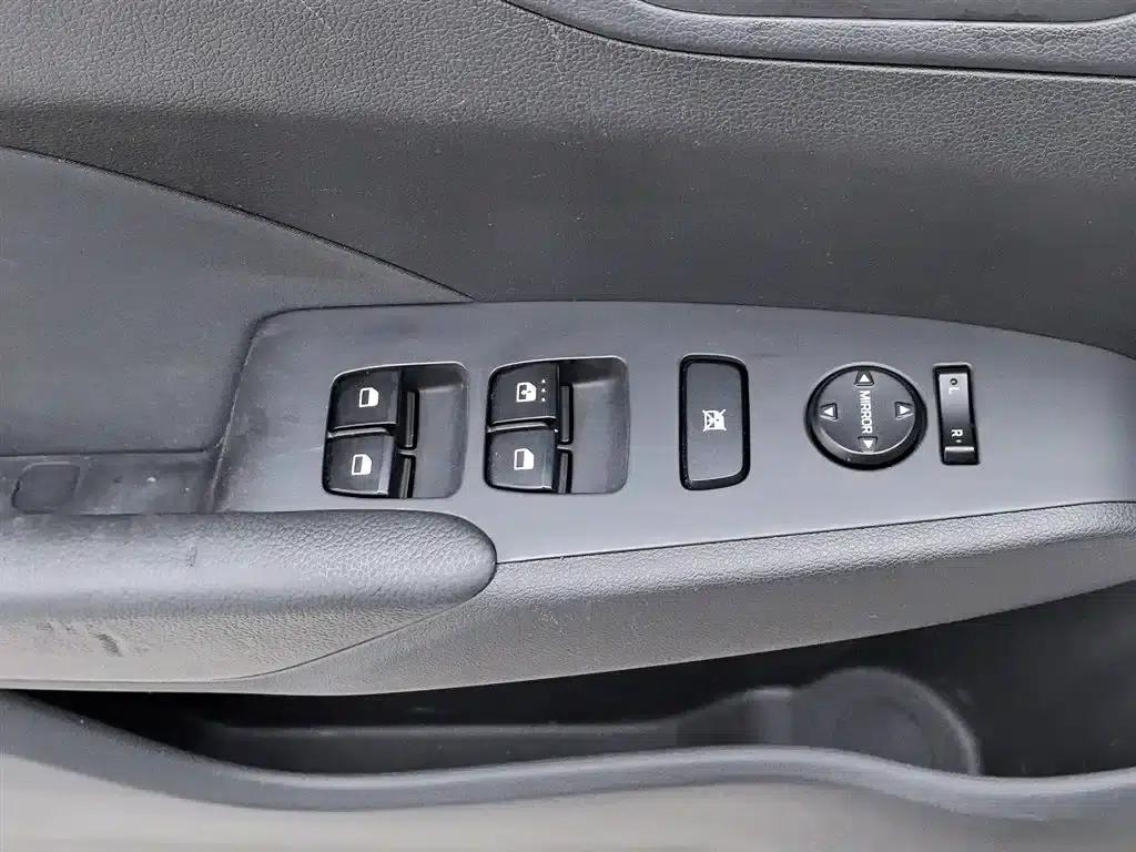 2020 Hyundai Verna 1.4L Manual GLS Cool Edition — миниатюра 9