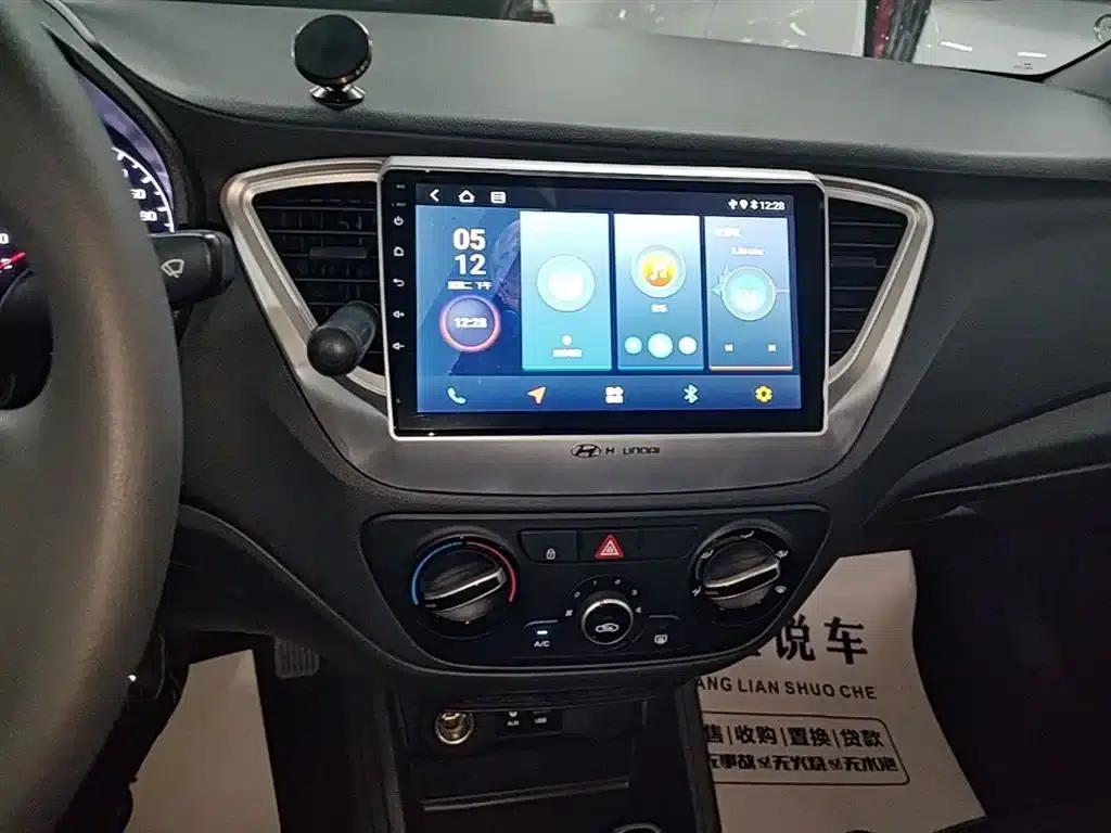 2016 Hyundai Verna 1.4L Automatic GLS (Cool Edition) — миниатюра 13