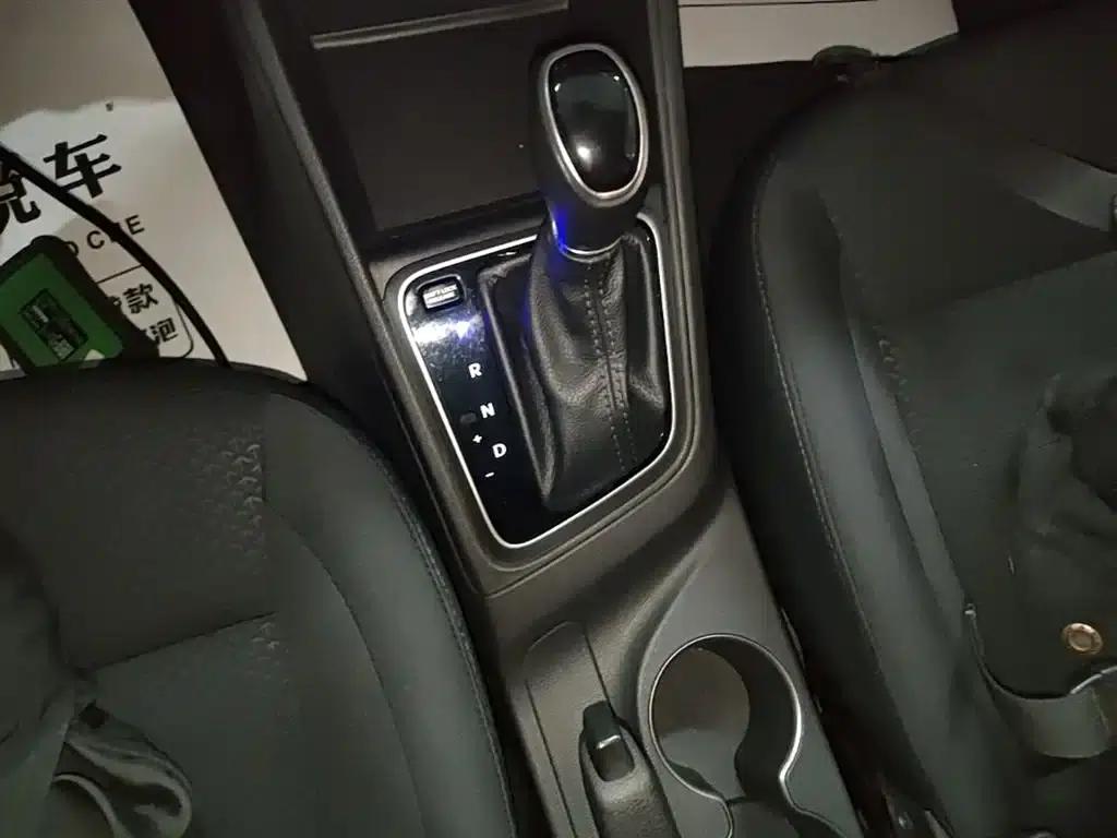2016 Hyundai Verna 1.4L Automatic GLS (Cool Edition) — миниатюра 14