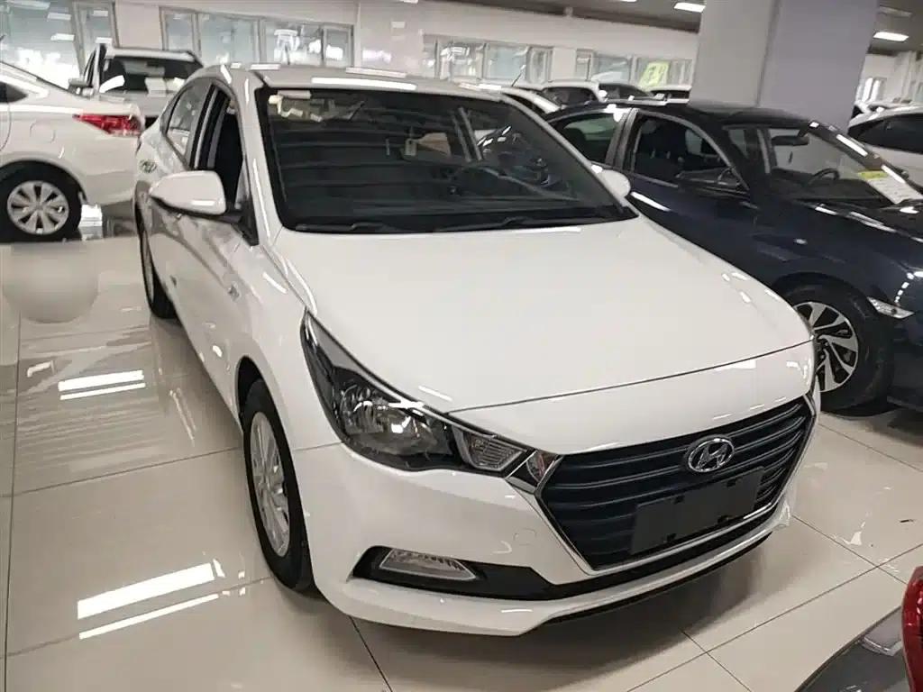 2016 Hyundai Verna 1.4L Automatic GLS (Cool Edition) — миниатюра 4