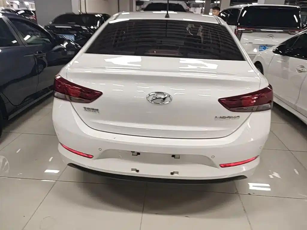 2016 Hyundai Verna 1.4L Automatic GLS (Cool Edition) — миниатюра 6