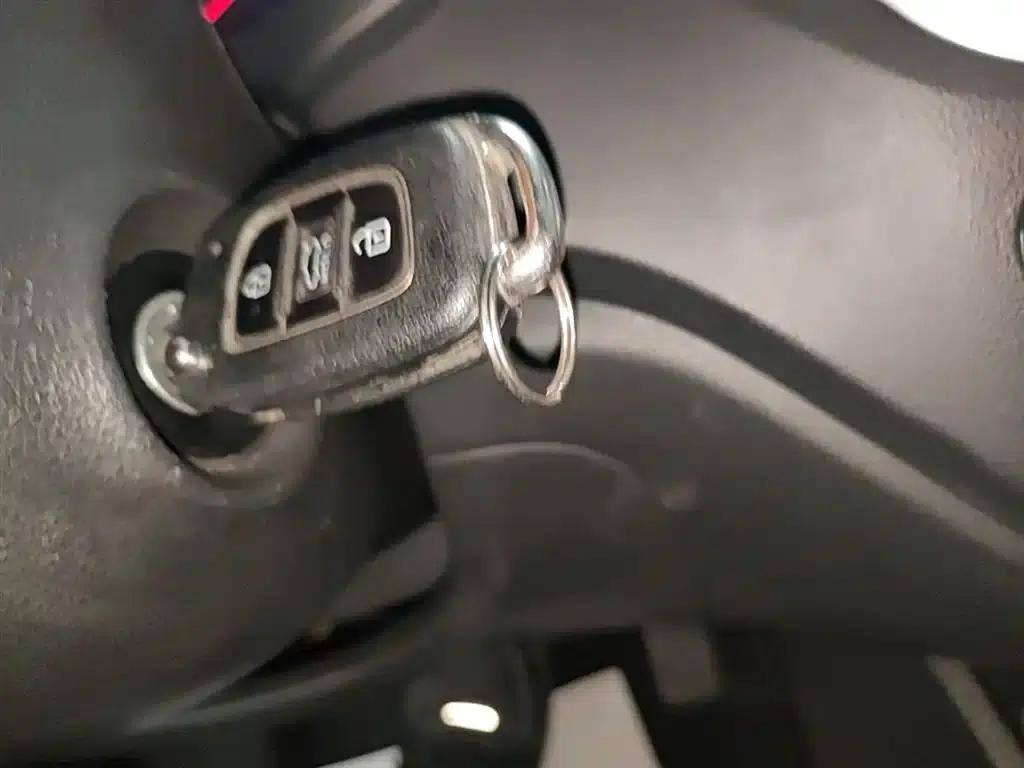 2016 Hyundai Verna 1.4L Automatic GLS (Cool Edition) — миниатюра 9