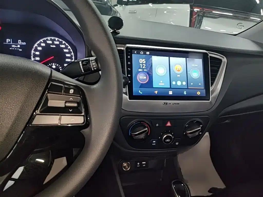 2016 Hyundai Verna 1.4L Automatic GLS (Cool Edition) — миниатюра 10
