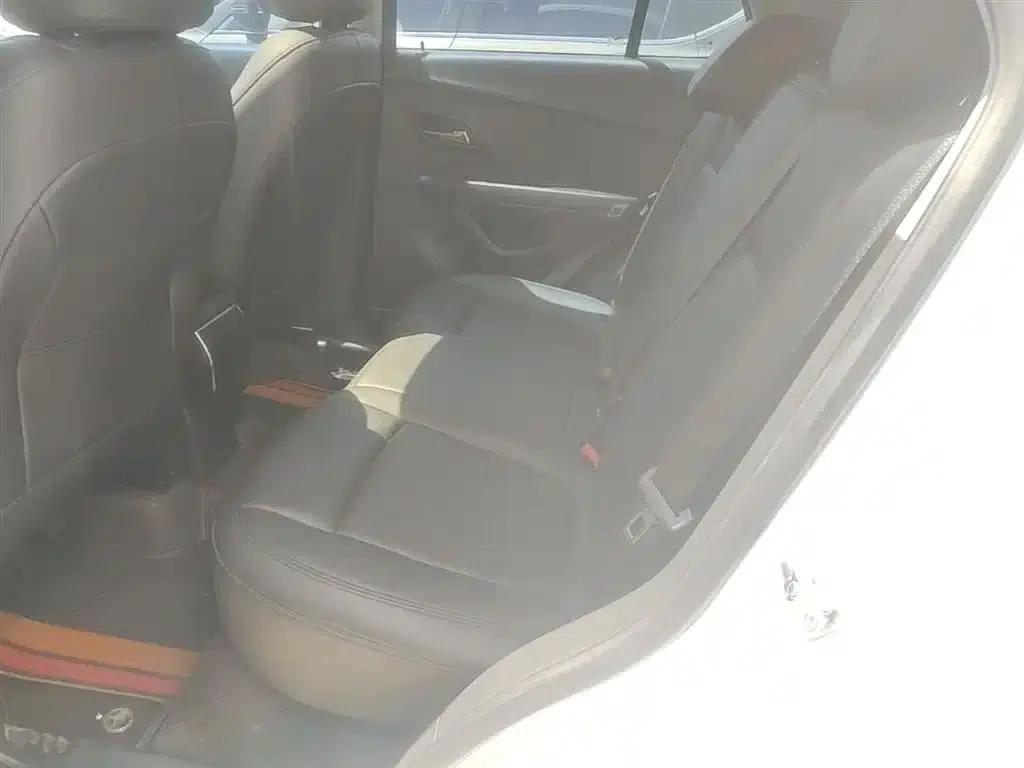 Chevrolet Trax 2017 1.4T Automatic 2WD Comfort Model — миниатюра 17