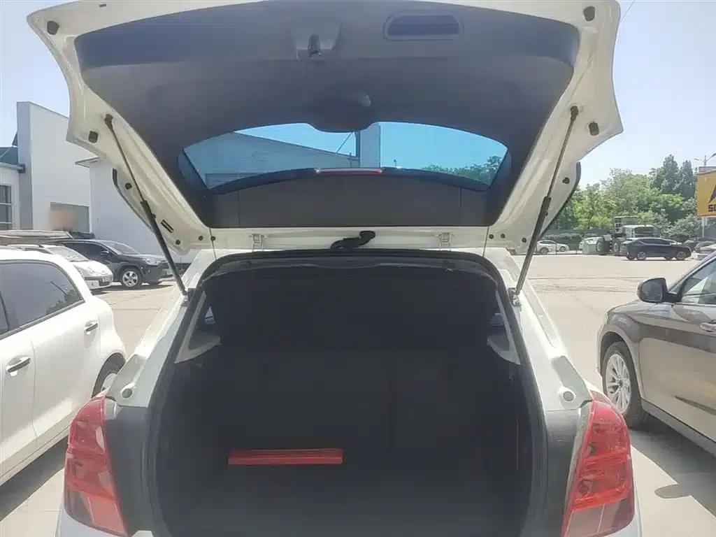 Chevrolet Trax 2017 1.4T Automatic 2WD Comfort Model — миниатюра 19