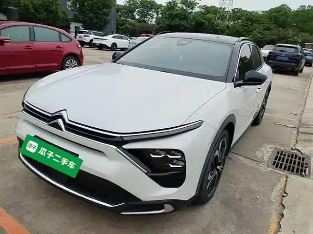 The 2021 Versailles C5 X 1.6T: An Extraordinary Force