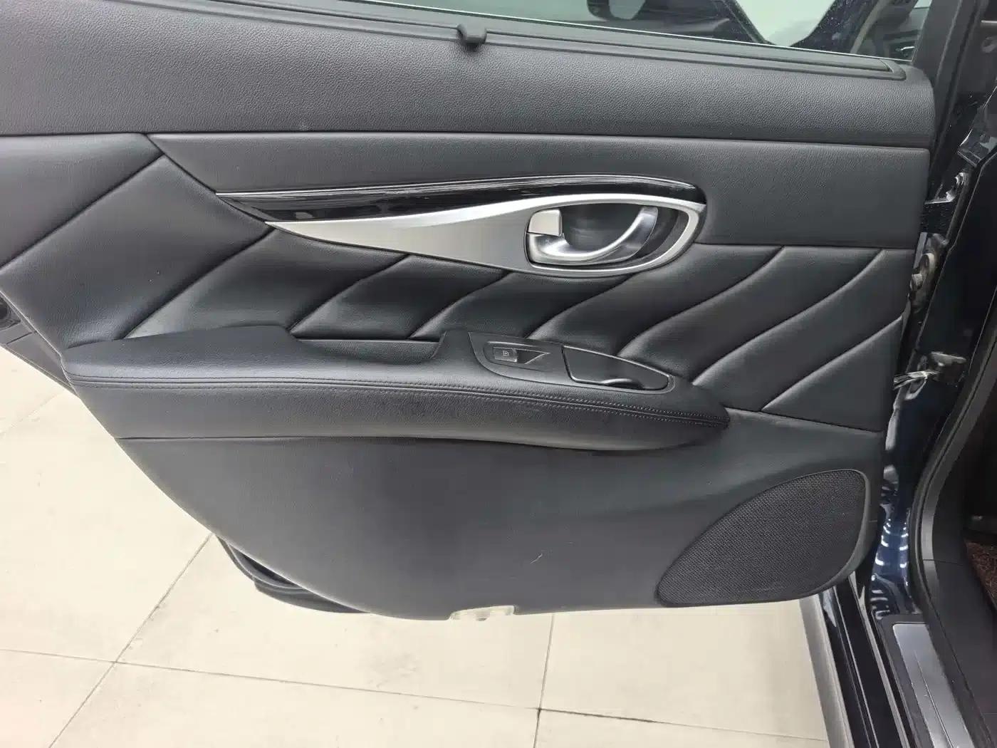 Infiniti Q70 2017 Q70L 2.5L Elite Edition — миниатюра 5