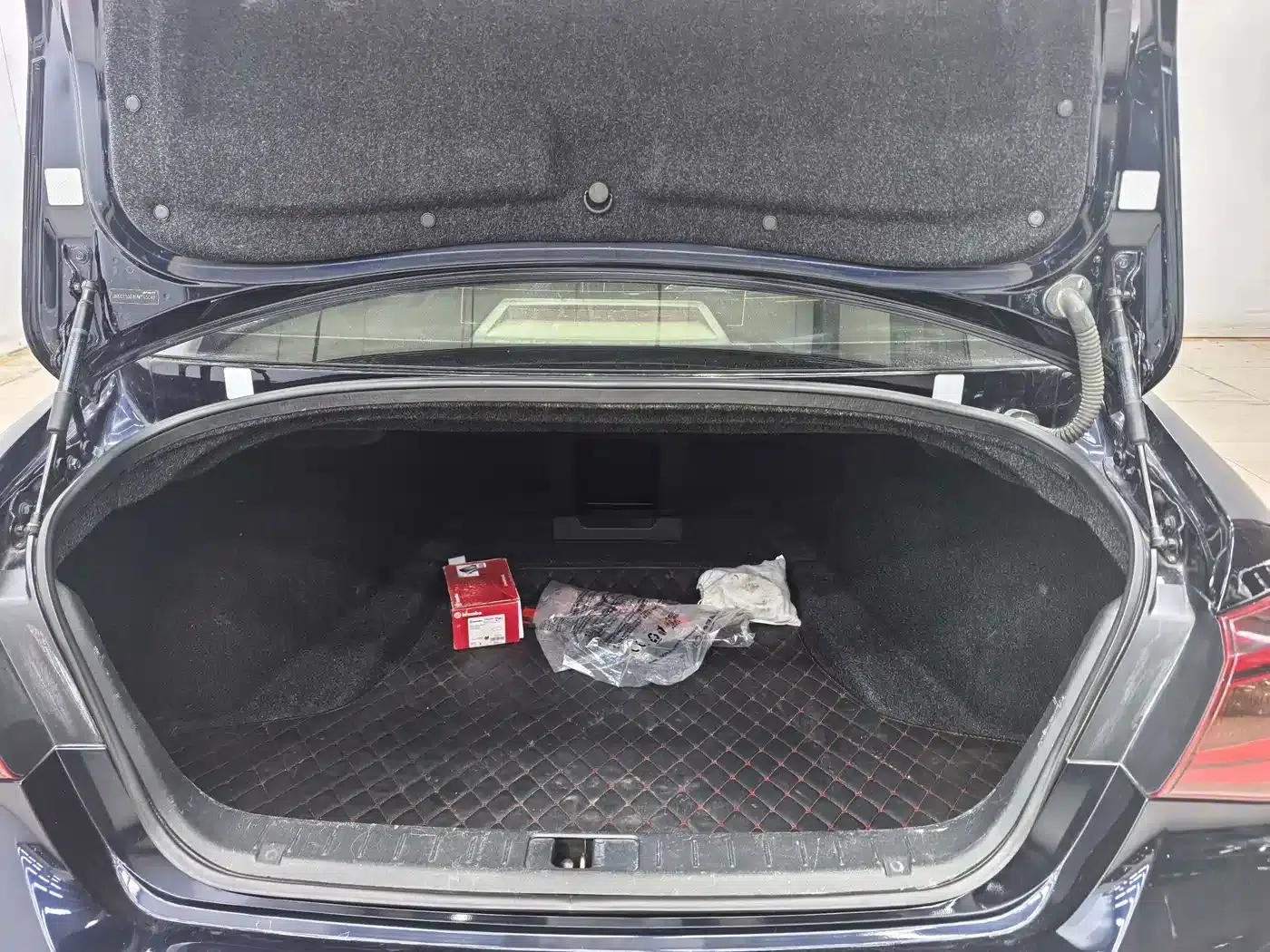 Infiniti Q70 2017 Q70L 2.5L Elite Edition — миниатюра 9