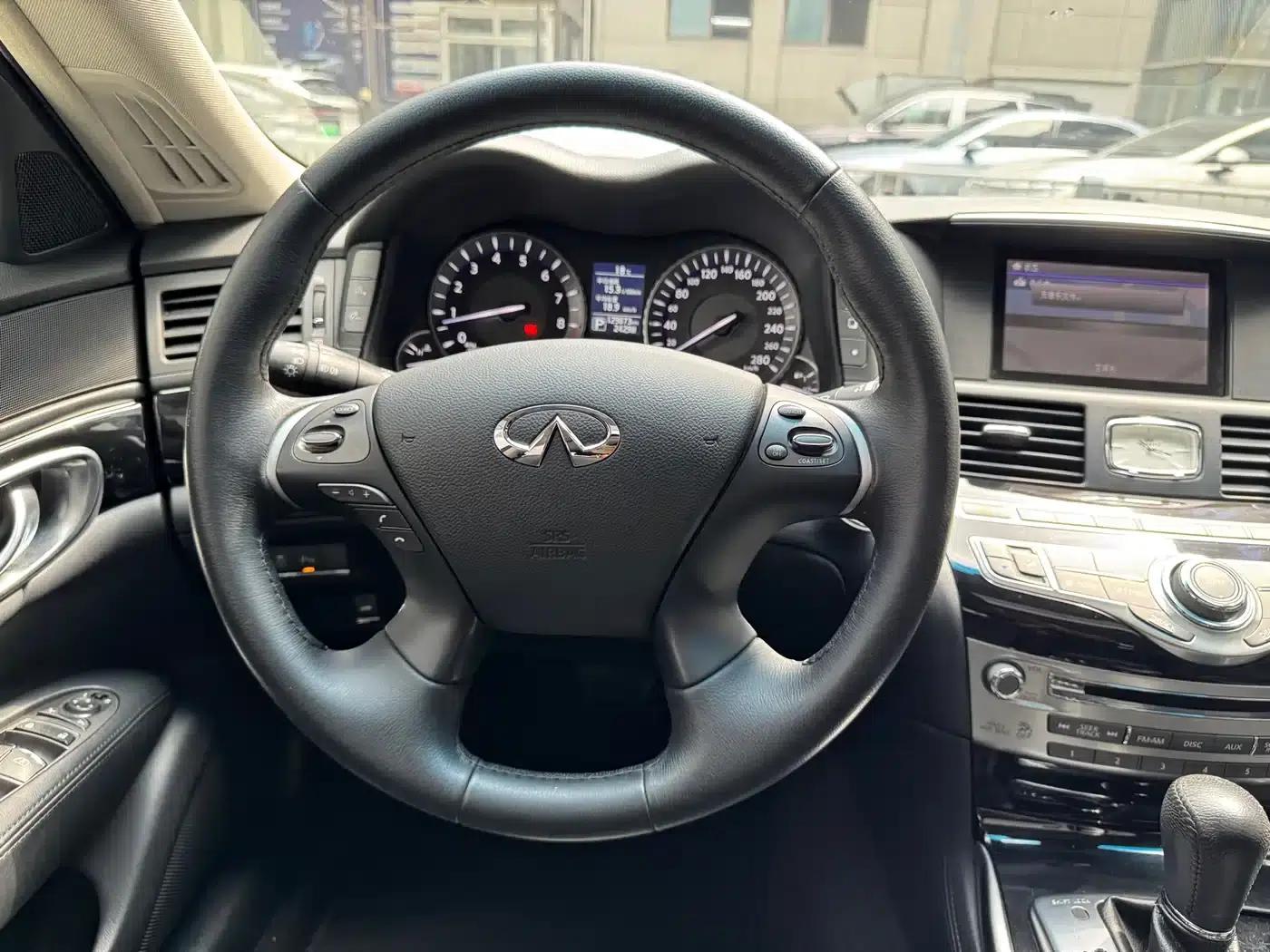 Infiniti Q70 2015 Q70L 2.5L Elite Edition — миниатюра 9