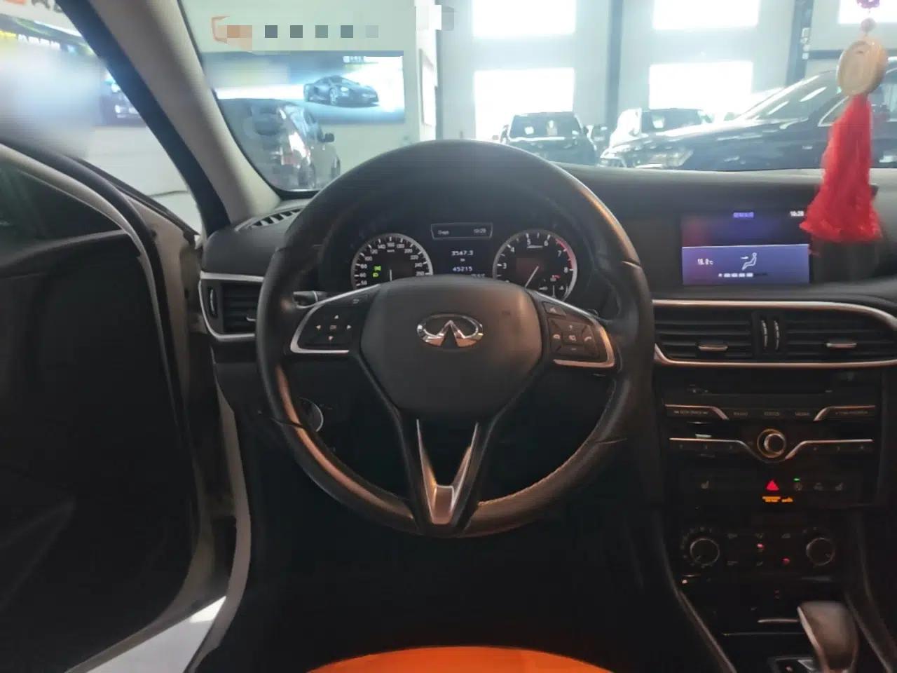 Infiniti QX30 2017 1.6T Two-Wheel Drive Fashion Edition — миниатюра 12