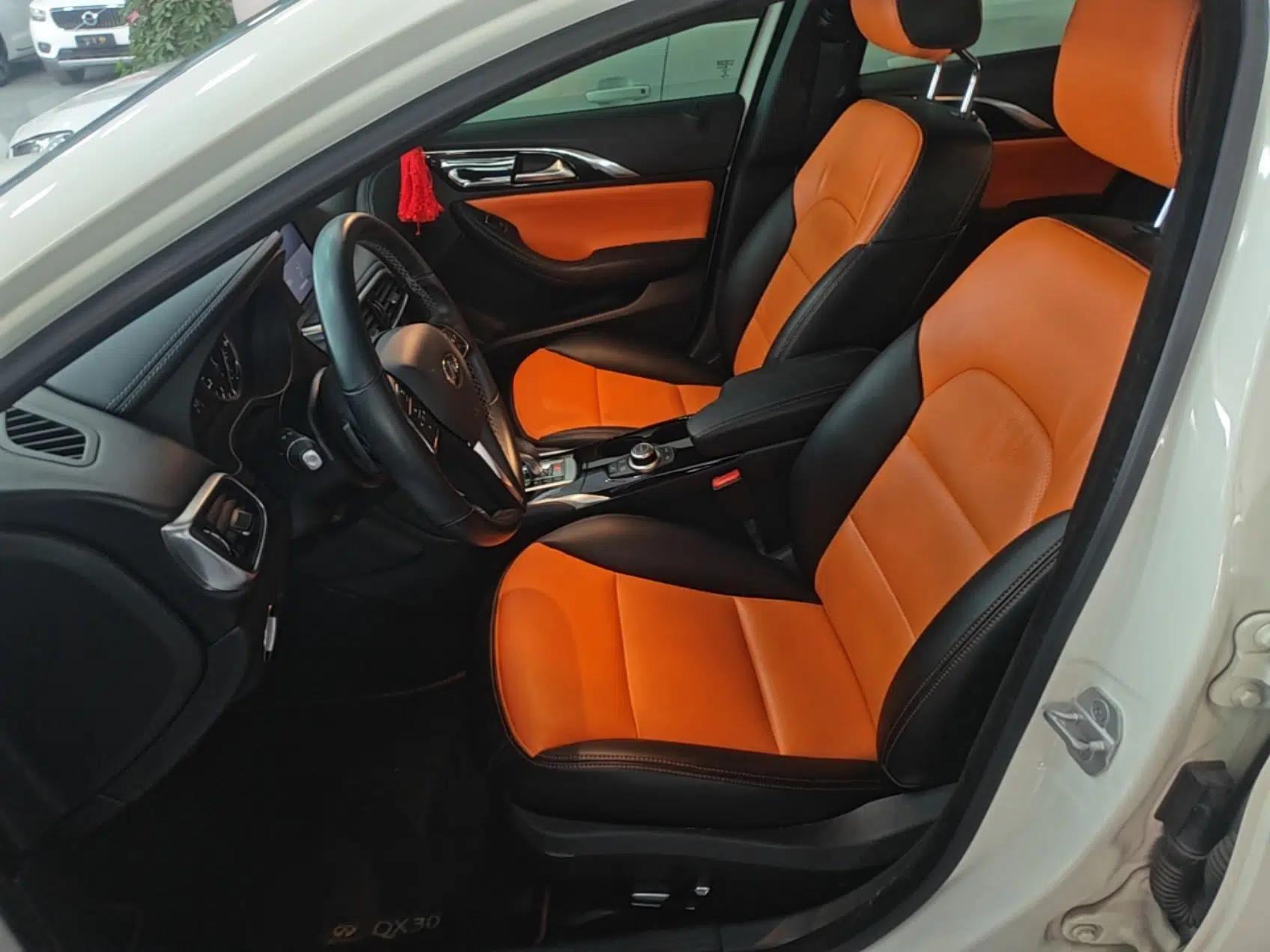 Infiniti QX30 2017 1.6T Two-Wheel Drive Fashion Edition — миниатюра 16
