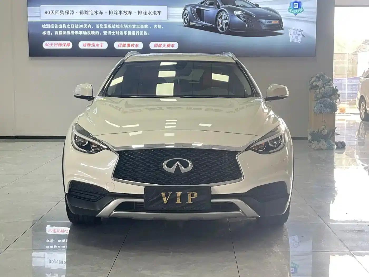 Infiniti QX30 2017 1.6T 2WD Fashion Edition — миниатюра 2