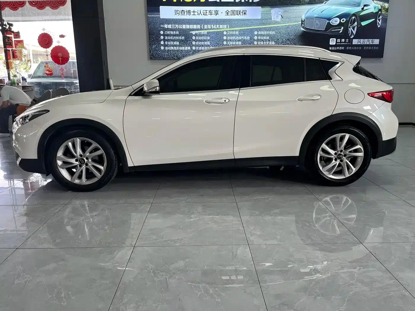 Infiniti QX30 2017 1.6T 2WD Fashion Edition — миниатюра 18
