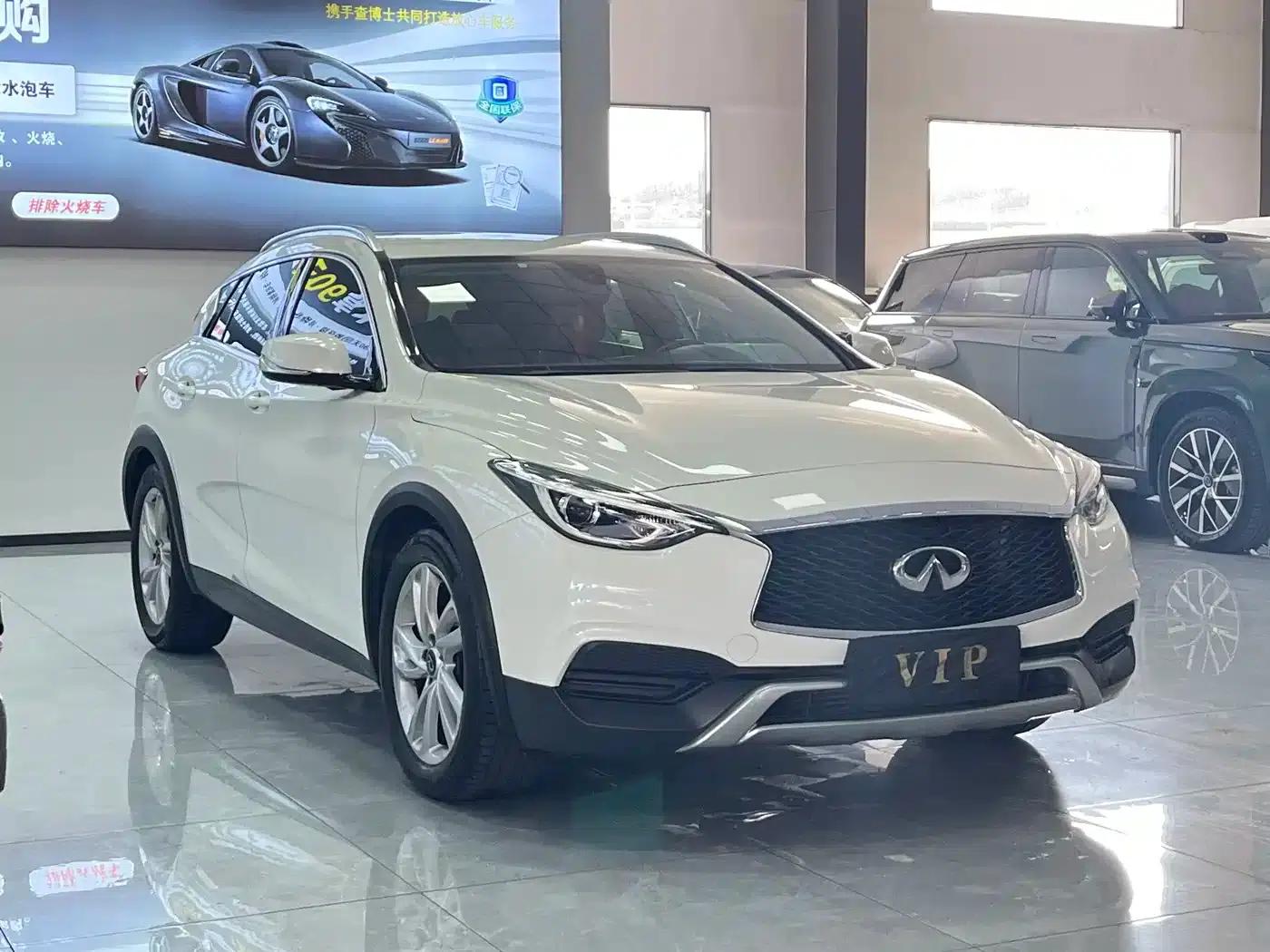 Infiniti QX30 2017 1.6T 2WD Fashion Edition — миниатюра 4