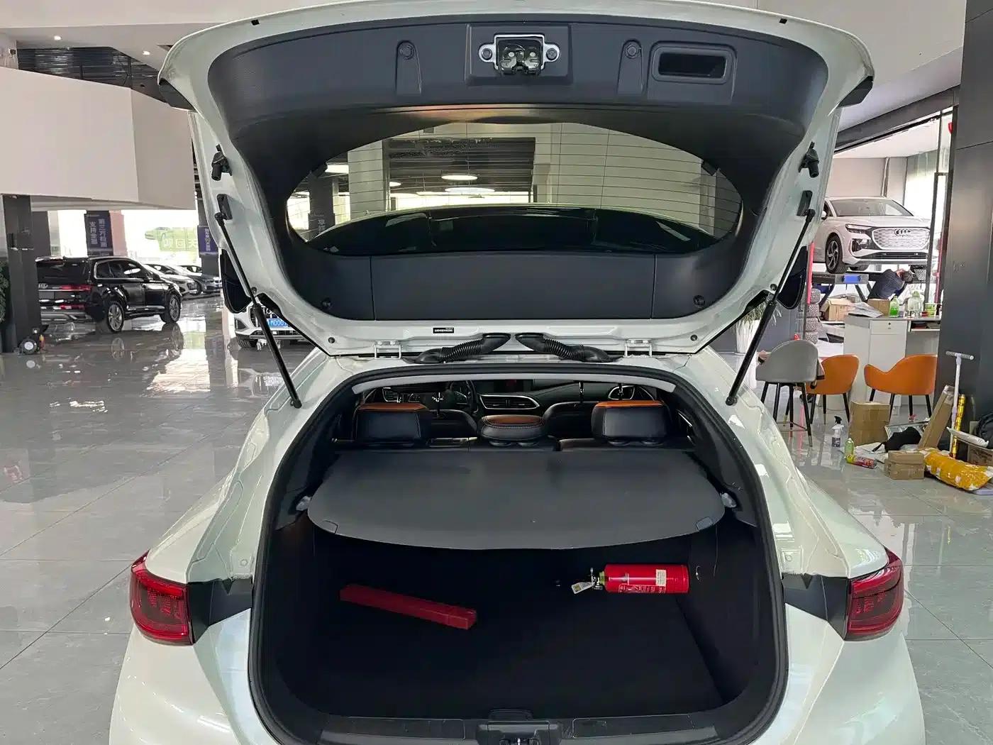 Infiniti QX30 2017 1.6T 2WD Fashion Edition — миниатюра 9