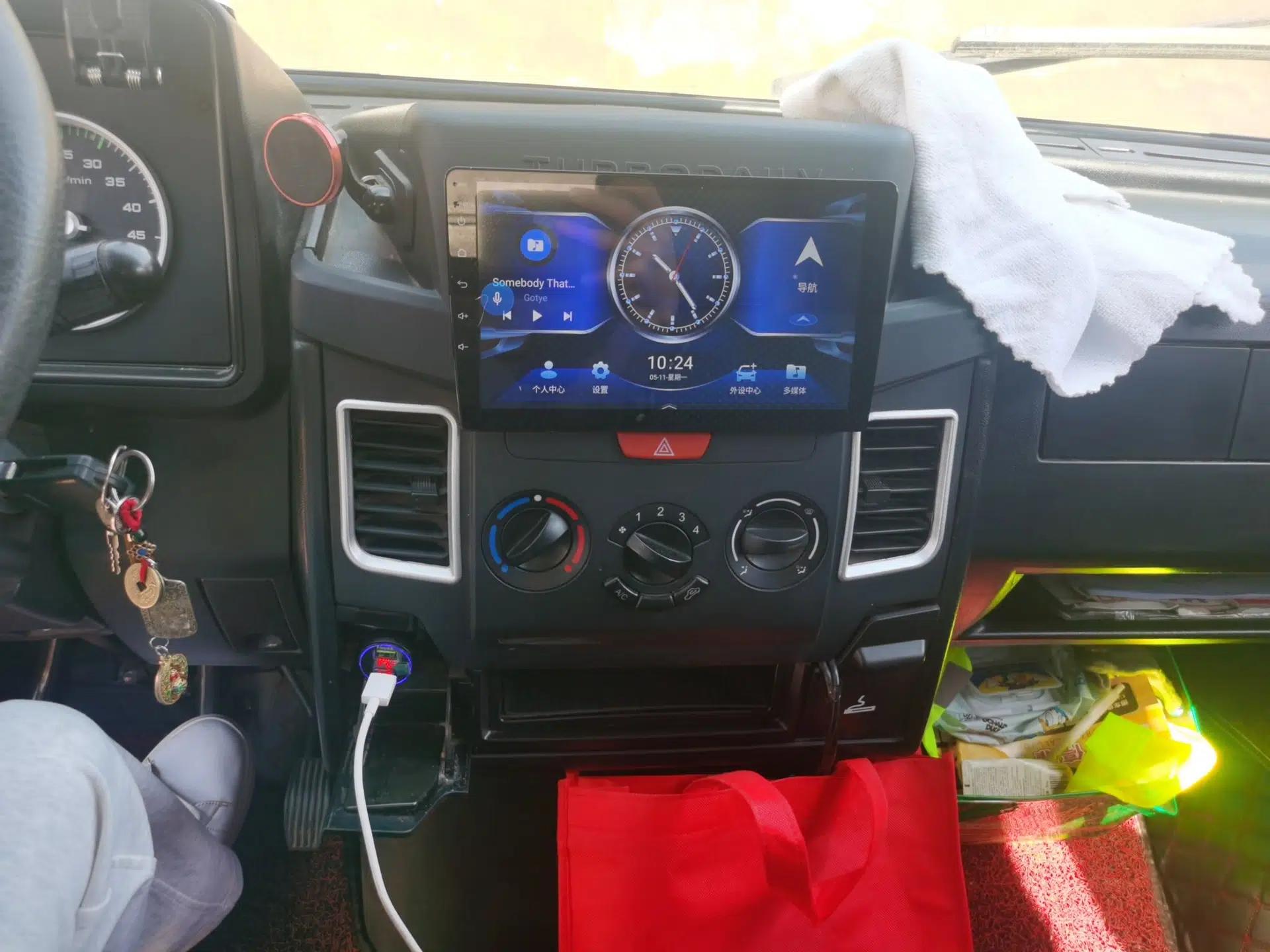 Iveco Daily 2021 2.8T V40 VAN厢式 Cargo Van 3-Seater Long Wheelbase Mid-Roof Design Dual Tires Manual Door — миниатюра 14