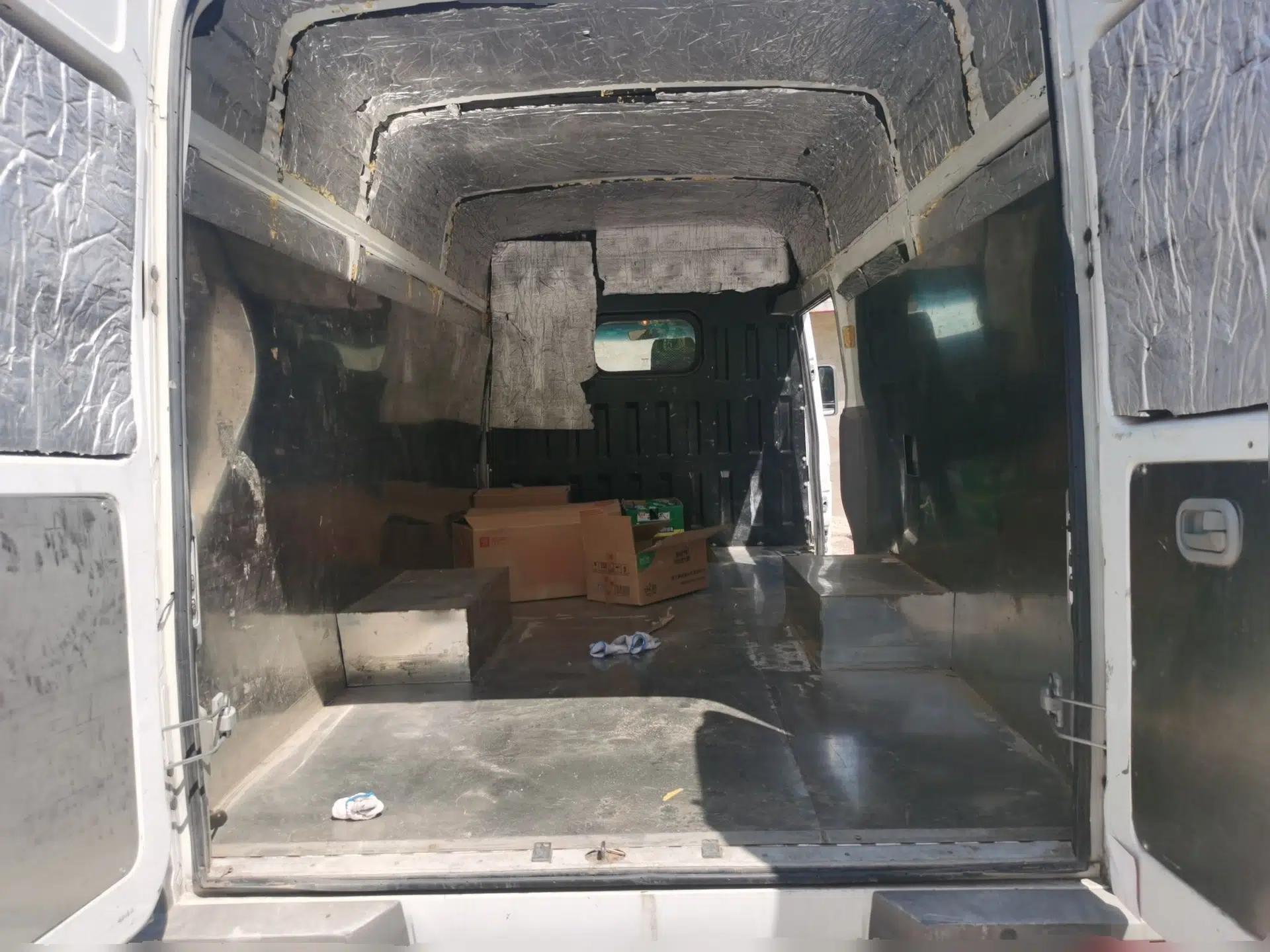 Iveco Daily 2021 2.8T V40 VAN厢式 Cargo Van 3-Seater Long Wheelbase Mid-Roof Design Dual Tires Manual Door — миниатюра 20