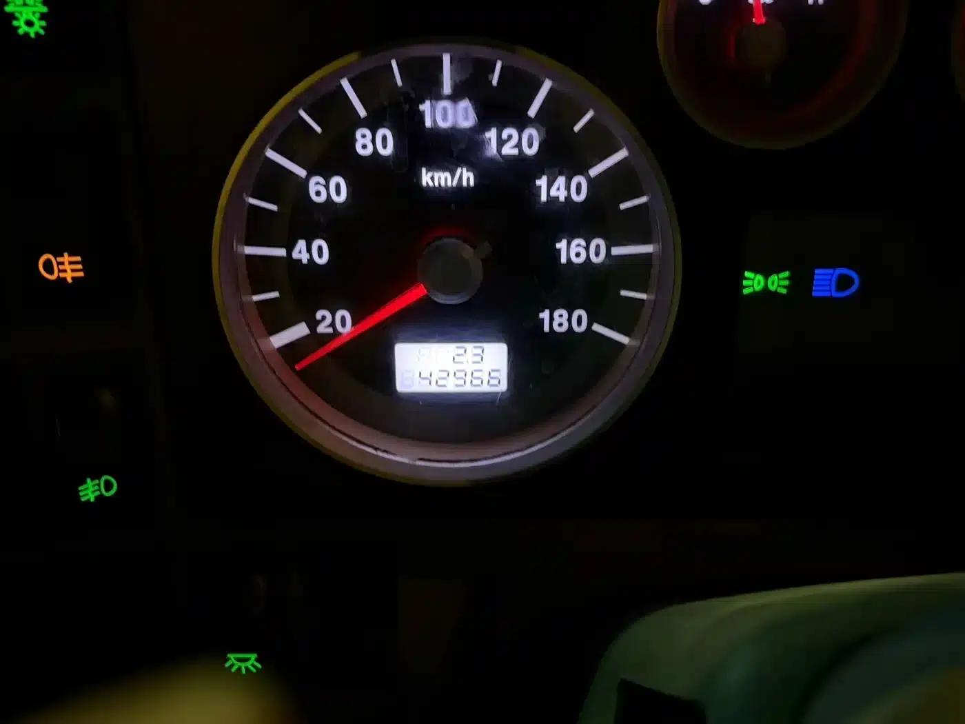 Iveco DeYi 2009 Model 2.5T-A35 7-Seater — миниатюра 5