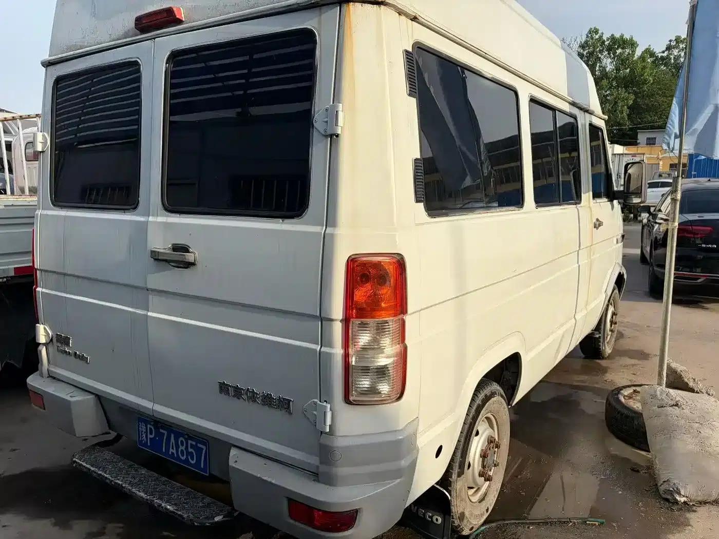 Iveco DeYi 2009 Model 2.5T-A35 7-Seater — миниатюра 8