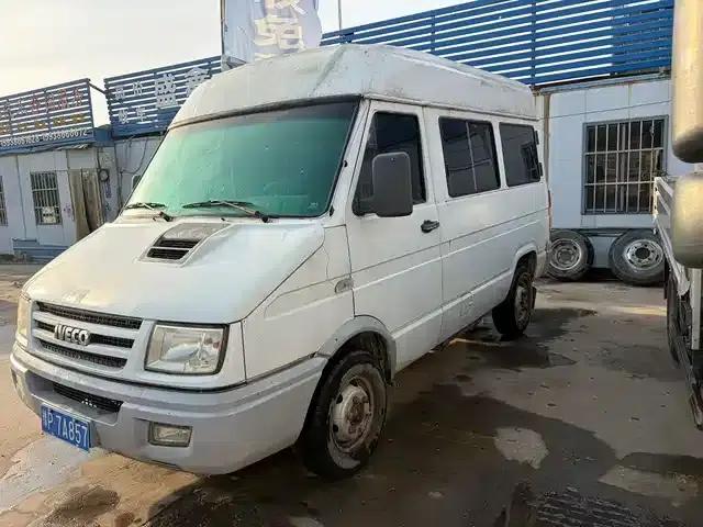 Iveco DeYi 2009 Model 2.5T-A35 7-Seater