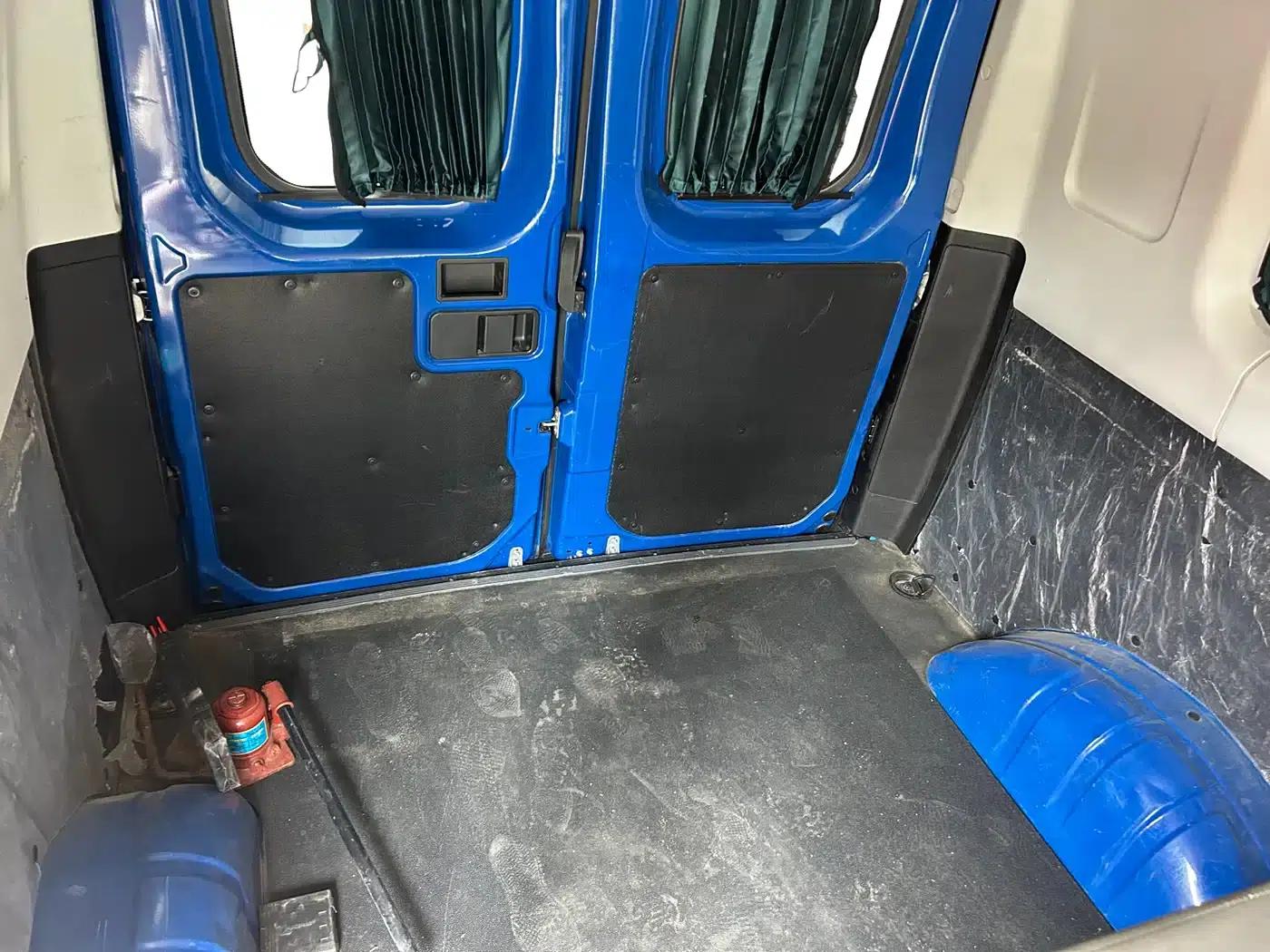 Iveco Daily 2020 2.3T Manual Super Short Wheelbase Low Roof High Power F1A — миниатюра 8