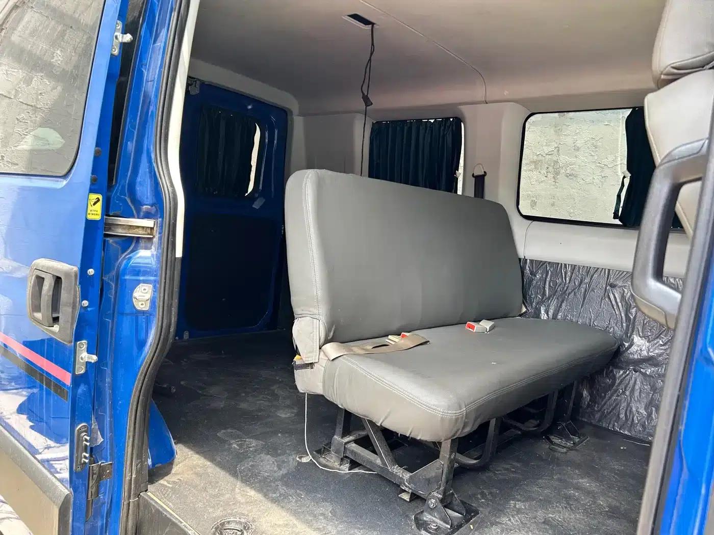 Iveco Daily 2020 2.3T Manual Super Short Wheelbase Low Roof High Power F1A — миниатюра 9
