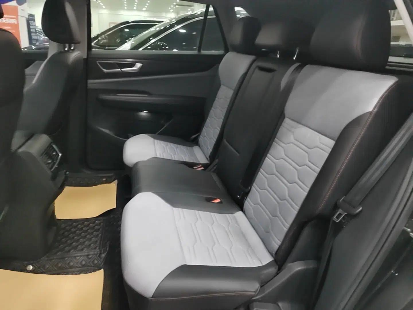 Volkswagen Teramont X 2021 330TSI Two-Wheel-Drive Luxury Edition — миниатюра 20