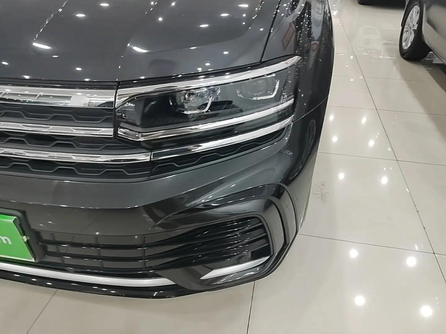 Volkswagen Teramont X 2021 330TSI Two-Wheel-Drive Luxury Edition — миниатюра 9