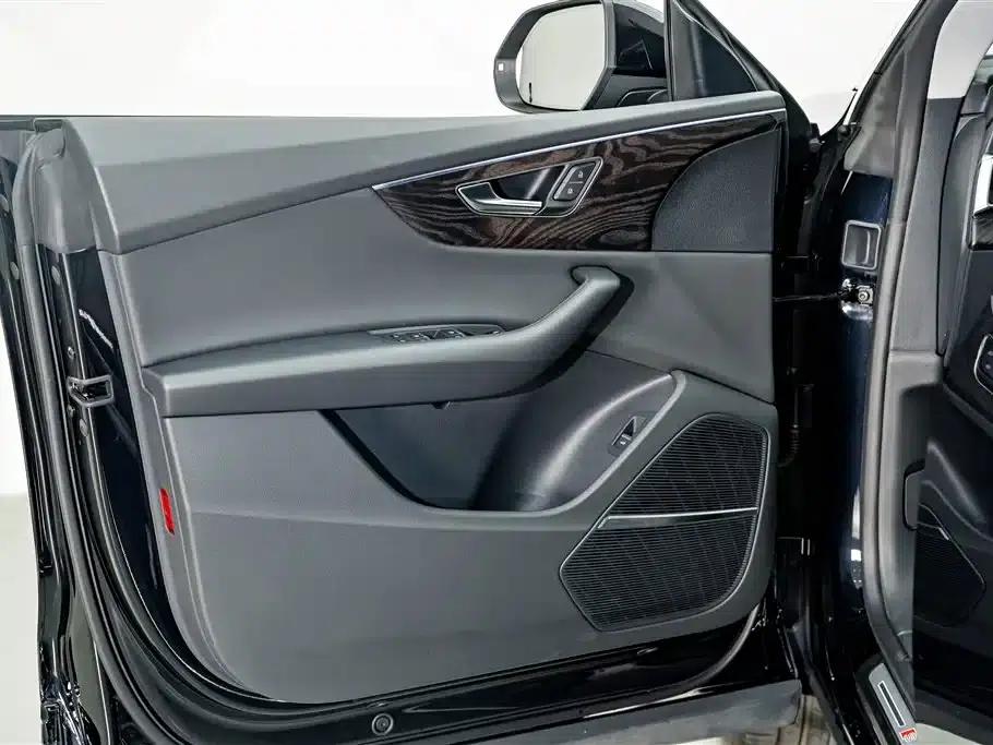 Audi Q8 2021 55 TFSI Luxury Dynamic — миниатюра 17