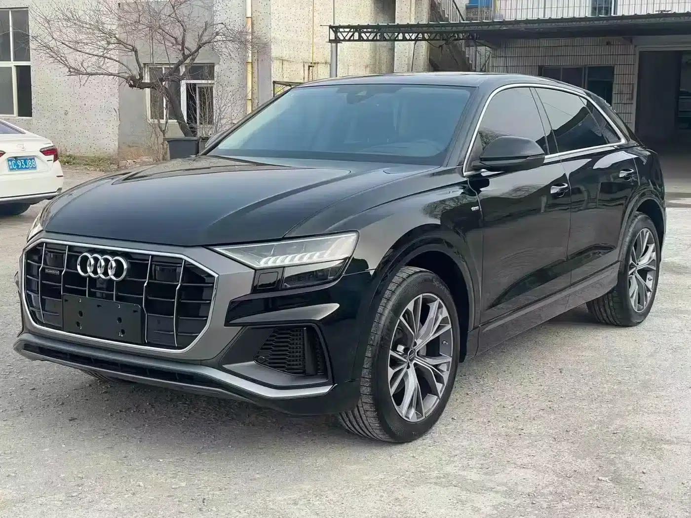 Audi Q8 2023 55 TFSI Luxury Dynamic — миниатюра 1