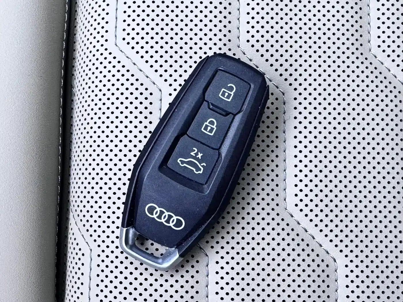 Audi Q6L e-tron 2026 First Edition — миниатюра 11
