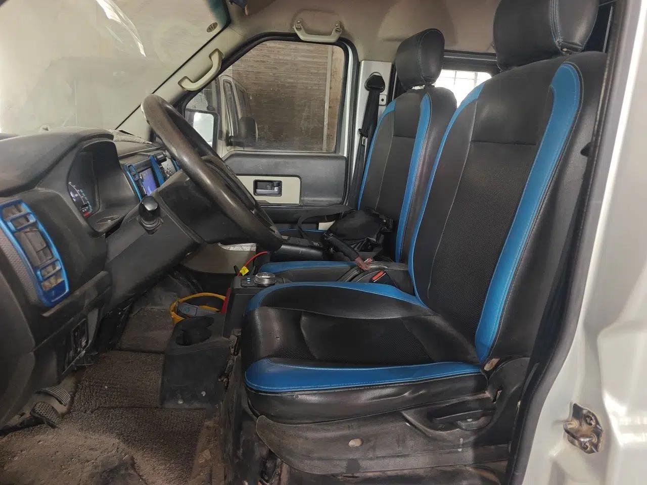 Ruichi EC35 2022 EC35 III Standard Edition 38.7 kWh — миниатюра 16