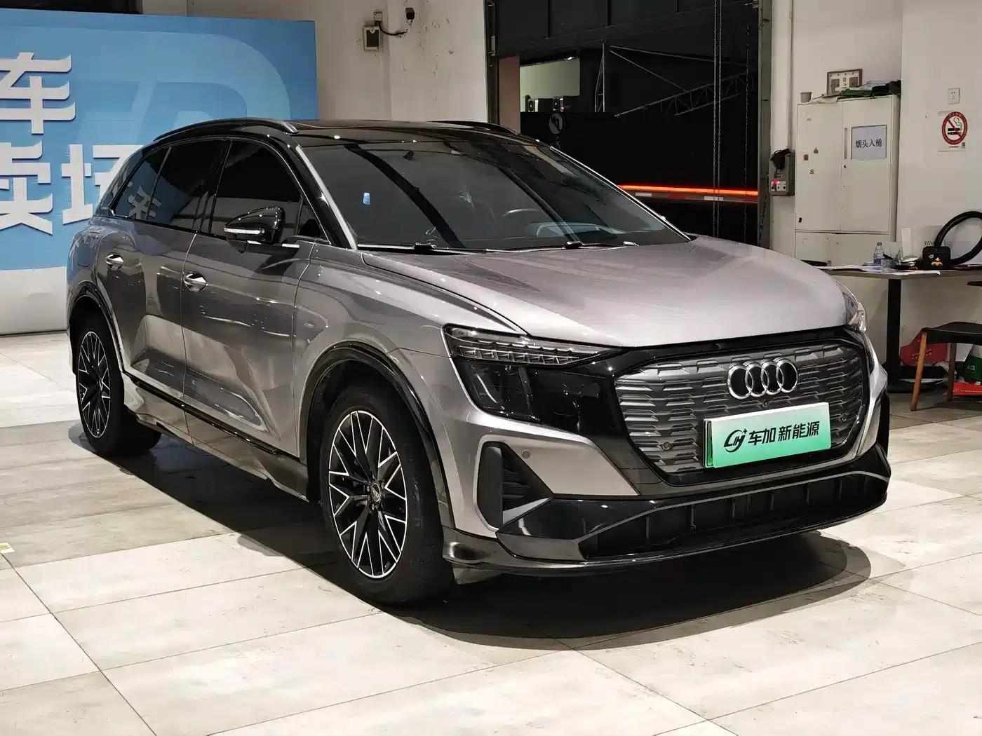 Audi Q5 e-tron 2022 Model 40 e-tron Star Edition Mech Suit — миниатюра 3