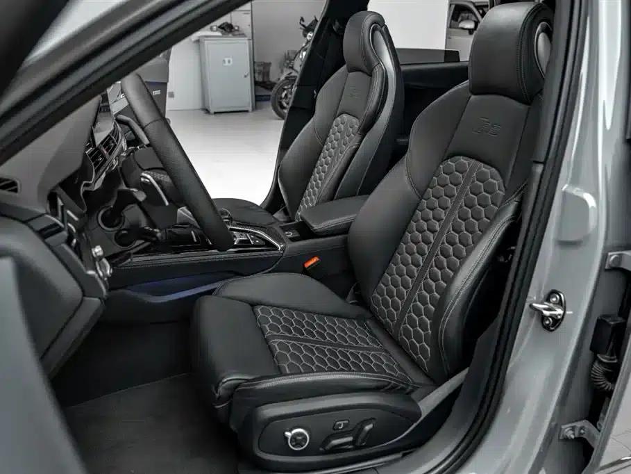 2023 Audi RS4 Avant Dark Gold Edition — миниатюра 26